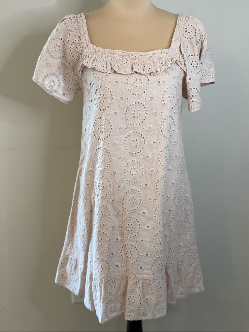 HYFVE blush pink islet lace short sleeve shift dress SZ LG